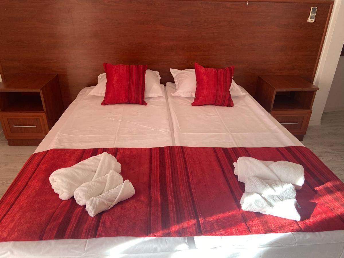 Ribarska Sreshta Family Hotel ツァレヴォ エクステリア 写真