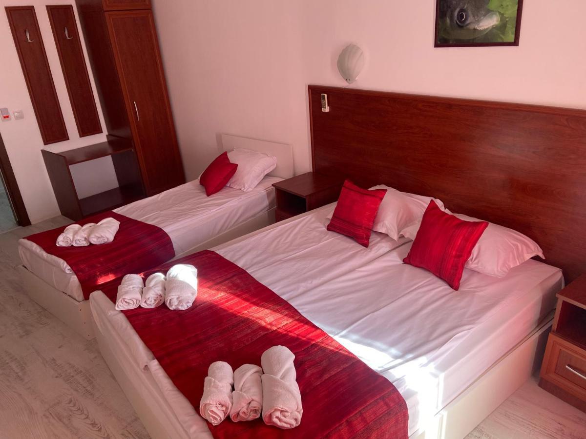 Ribarska Sreshta Family Hotel ツァレヴォ エクステリア 写真